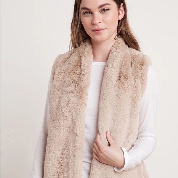Velvet by Graham & Spencer faux fur vest size XS - Picture 2 of 5